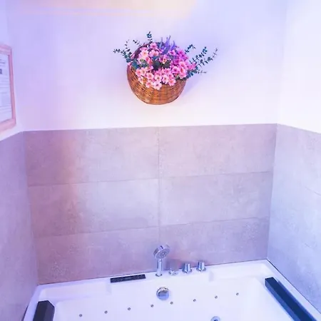 아파트 Cantos With Jacuzzi