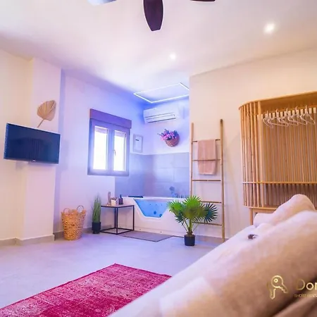 Cantos With Jacuzzi Apartment